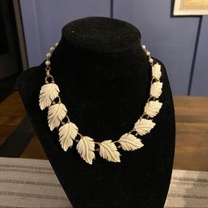 Retro Leaf Necklace
